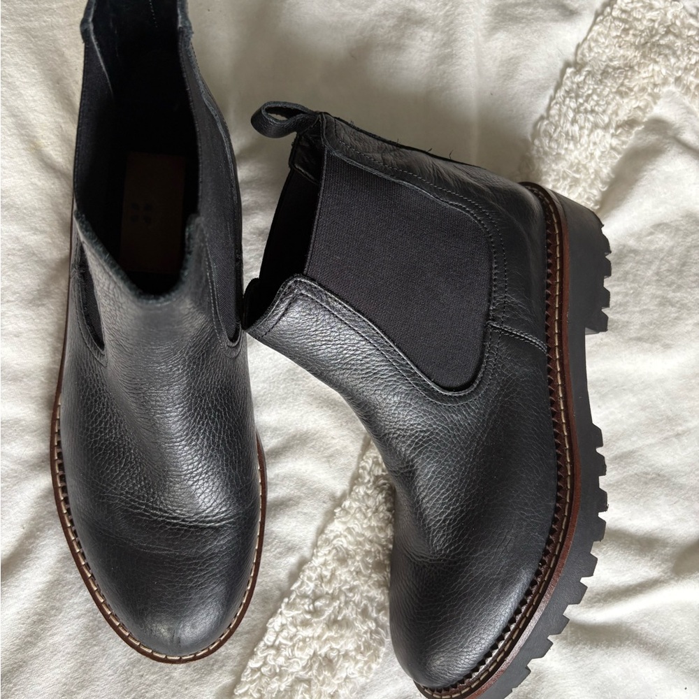 Caslon Black Leather Chelsea Lug Boot